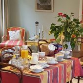 Complimentary Bistro-Buffet Breakfast Complimentary Bistro-Buffet Breakfast